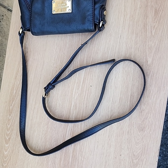 Authentic Michael Kors mini black crossbody - Picture 12 of 12